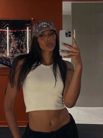 Full leaked Olivia nelson ododa page private onlyfans photo