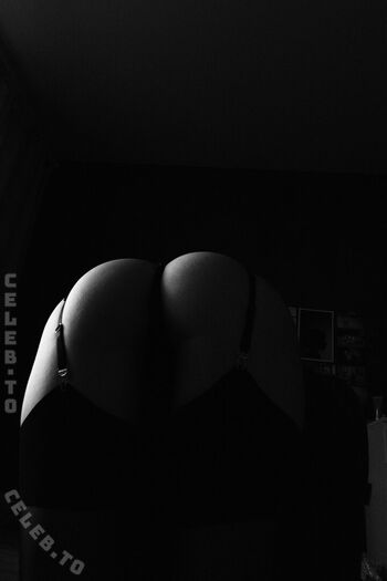 Full leaked Omletik private onlyfans photo