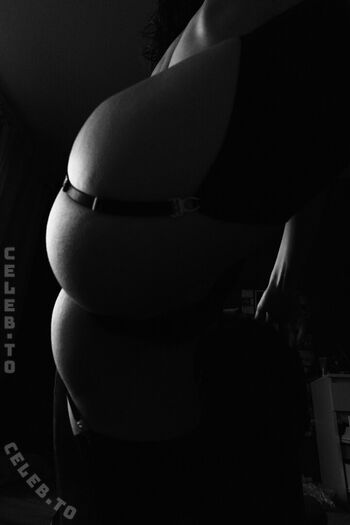 Full leaked Omletik private onlyfans photo
