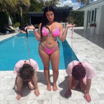 Full leaked Queentaylor private onlyfans photo