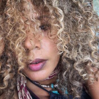 Rachel True