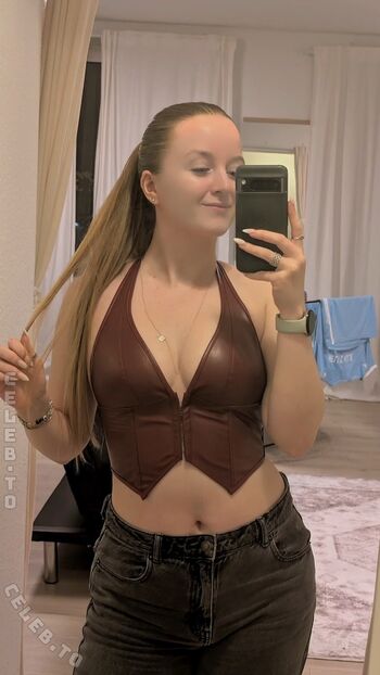 Full leaked Rayaonair private onlyfans photo