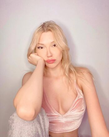 Full leaked Rellaria private onlyfans photo