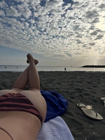 Full leaked Roobeeeq private onlyfans photo