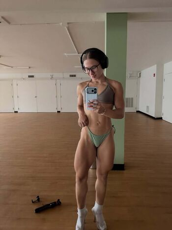 Samantha Van Lieu