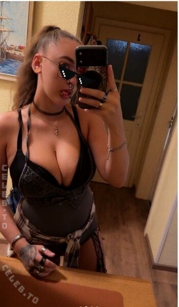 Full leaked Selina marie gigerl page private onlyfans photo