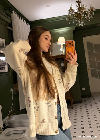 Full leaked Selti  page private onlyfans photo