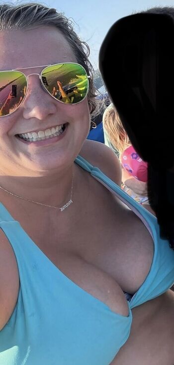 Full leaked Show your girlfriend private onlyfans photo