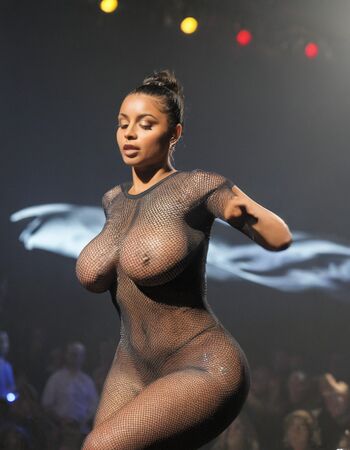 Full leaked Stella/ private onlyfans photo