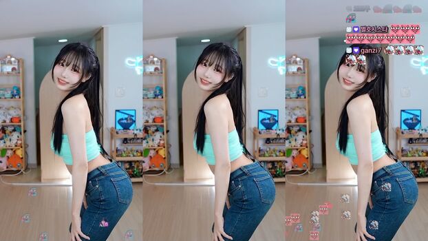Full leaked Sooflower private onlyfans photo