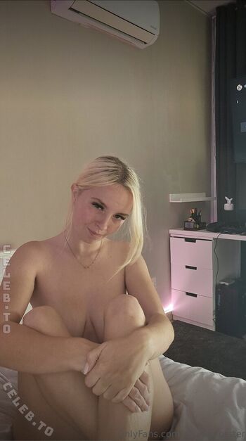 Full leaked Sophie forster page private onlyfans photo