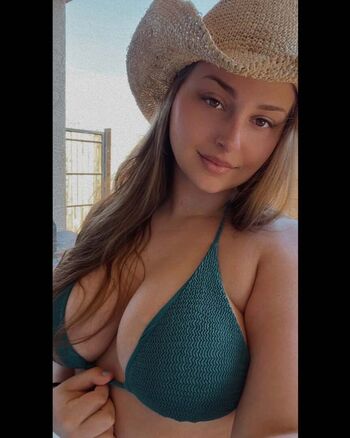 Full leaked Strong and curvy women private onlyfans photo