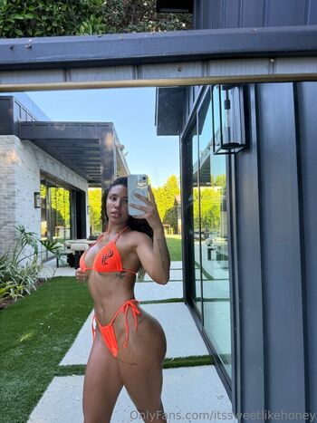 Full leaked Sweetlikehoney private onlyfans photo
