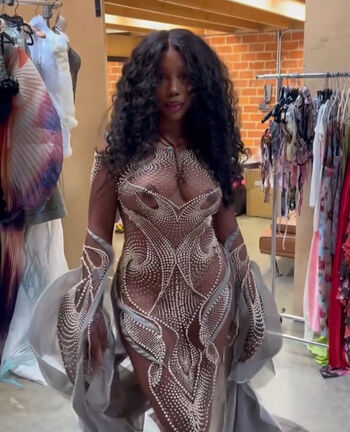 Full leaked Emlia bunny/ private onlyfans photo