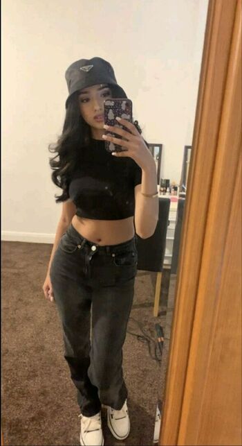 Full leaked Taqdeez yaazin private onlyfans photo