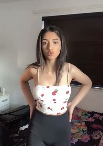 Full leaked Taqdeez yaazin private onlyfans photo