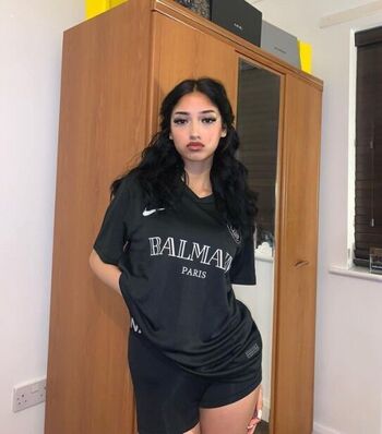 Full leaked Taqdeez yaazin private onlyfans photo