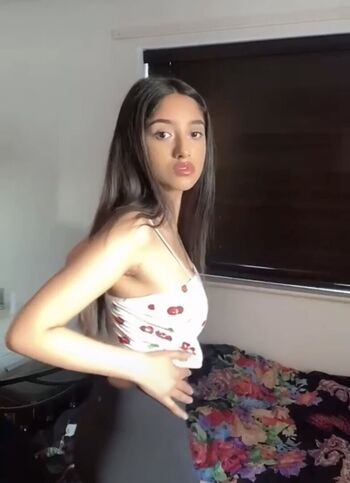 Full leaked Taqdeez yaazin private onlyfans photo
