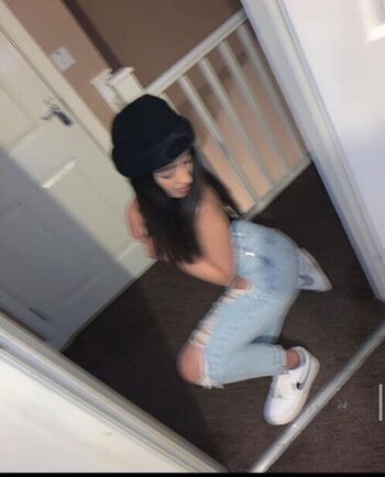 Full leaked Taqdeez yaazin private onlyfans photo
