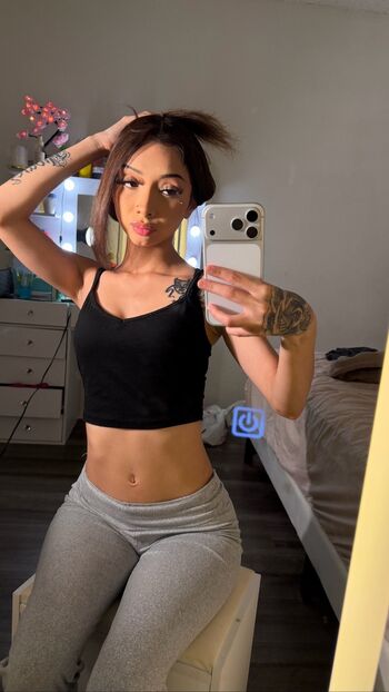 Full leaked Theyenvyyalexis private onlyfans photo