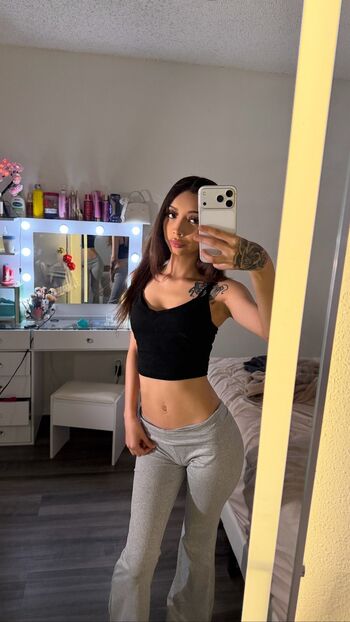 Full leaked Theyenvyyalexis private onlyfans photo