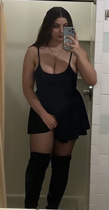 Full leaked Uwuhours private onlyfans photo