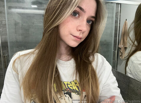 Full leaked Vallmi private onlyfans photo