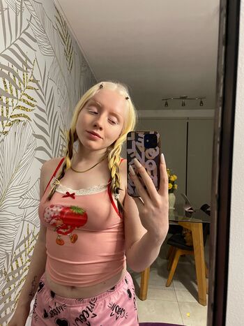 Full leaked Velvetvalen private onlyfans photo