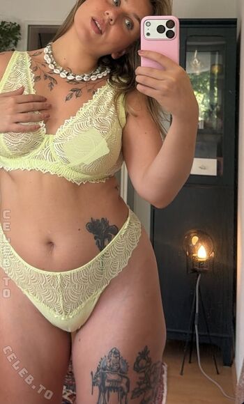 Full leaked Viky kid page private onlyfans photo