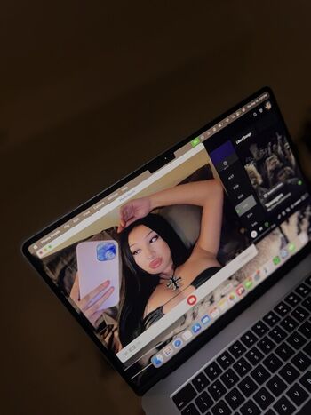 Full leaked Xcarolinejoness private onlyfans photo