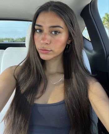 Full leaked Zoe berry page private onlyfans photo