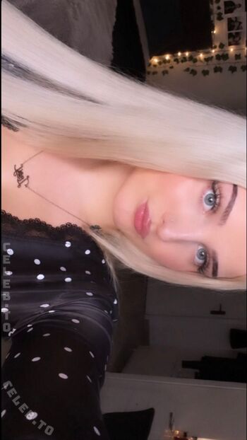 Full leaked Zoeynue private onlyfans photo